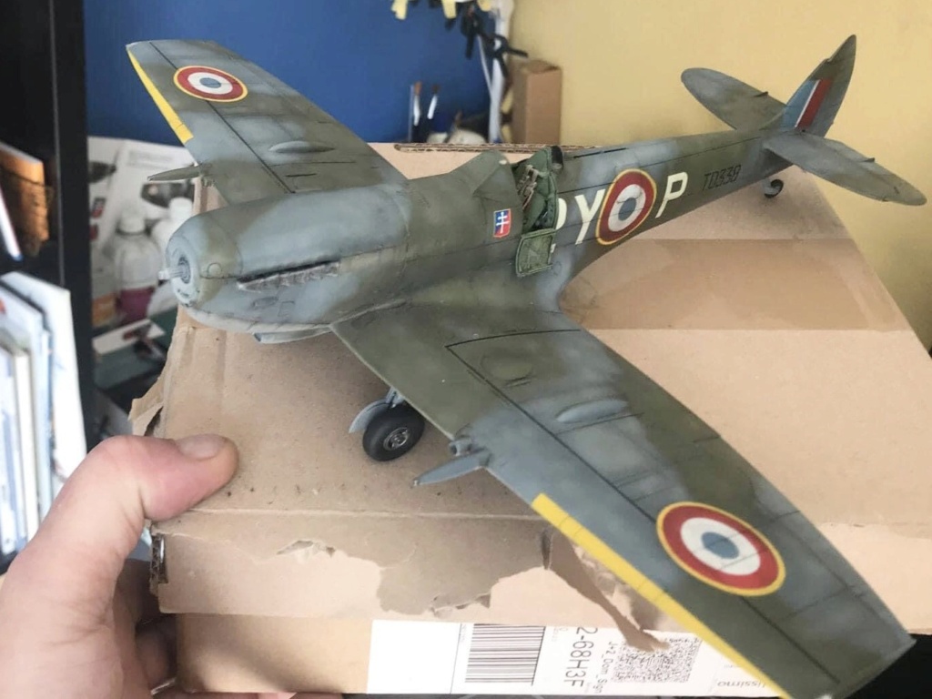 [Tamiya] 1/32  - Supermarine Spitfire Mk.XVIe - Page 2 Img_0218