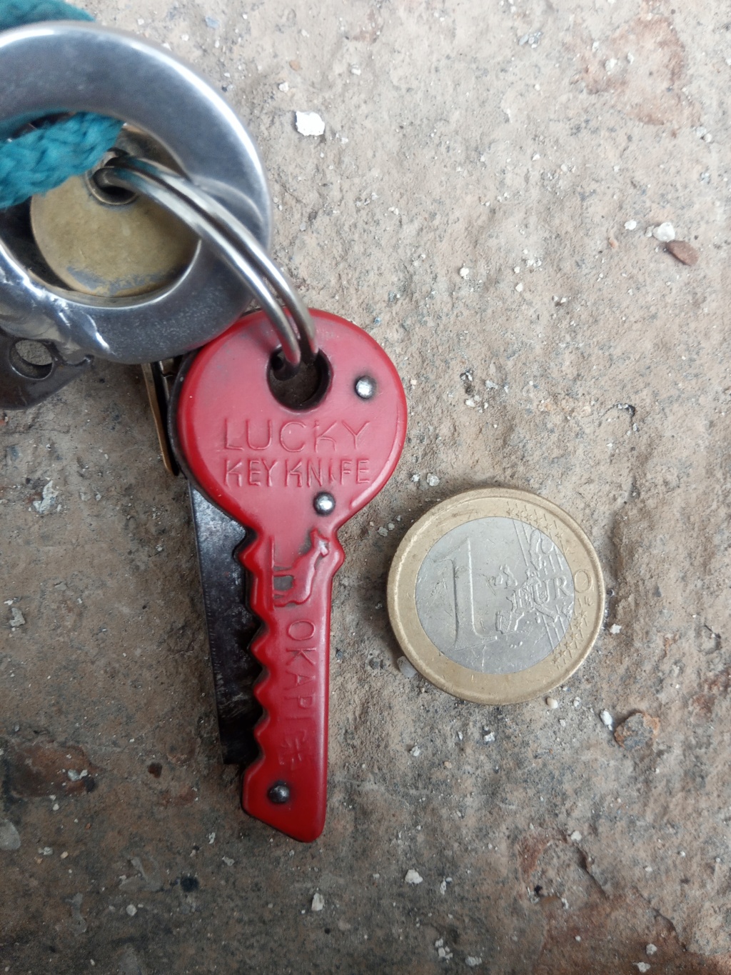 Okapi allemand porte-clés "Lucky key knife". Img_2213