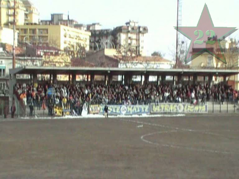 Stagione Ultras 2005/06 - Pagina 3 Cn22e10