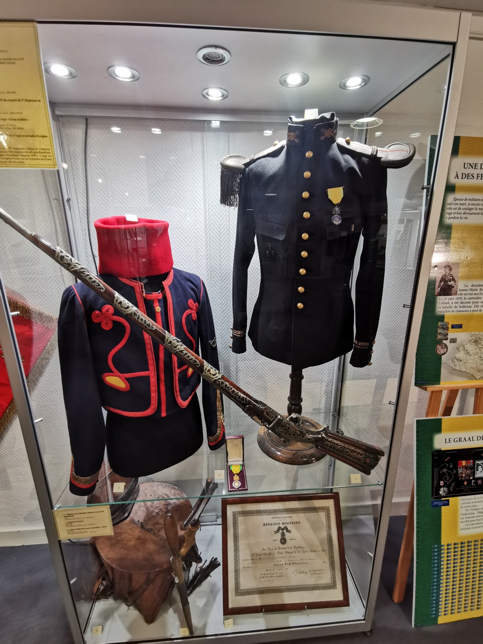 Exposition  au musée militaire de St Maixent : le Bijou de l'Armée Img_2182