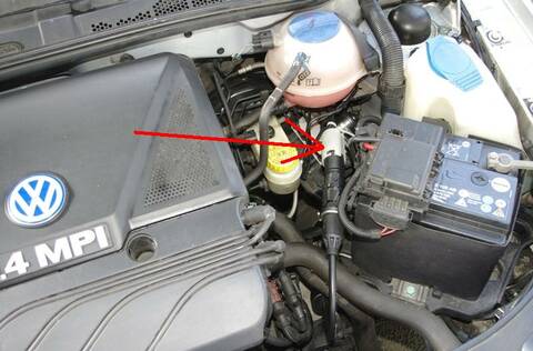 VW POLO an 2000 ] Placement cable d'embrayage (photos) ?