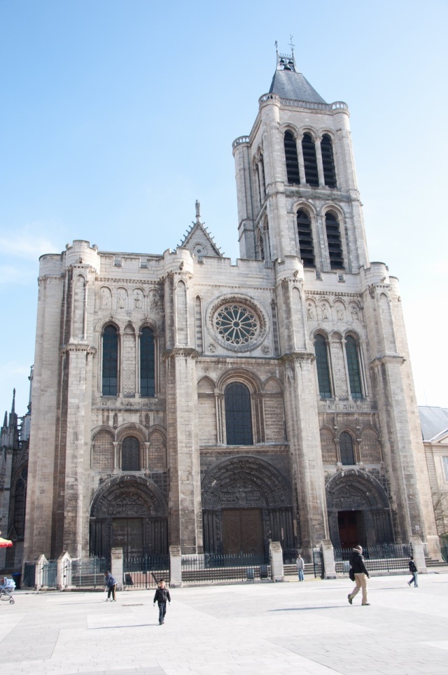 la basilique Saint Denis - Page 4 Basili10