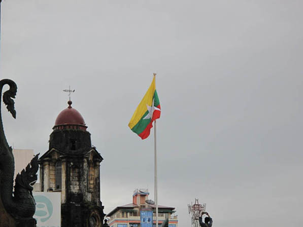 Explication des couleurs du nouveau drapeau du Myanmar Flag10