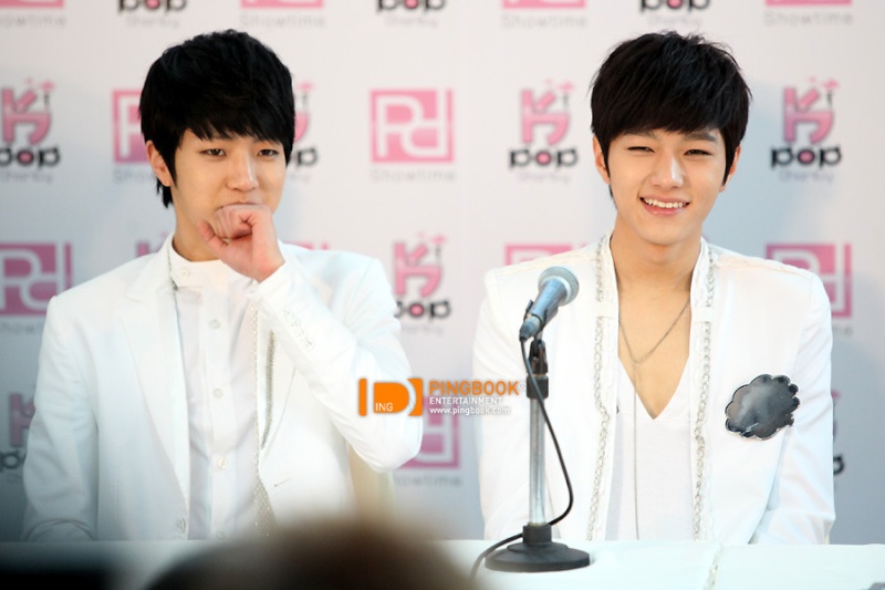 [PICS] 210411 Infinite lors de la conférence de presse du Concert de Charité K-POP en Thaïlande 04t10