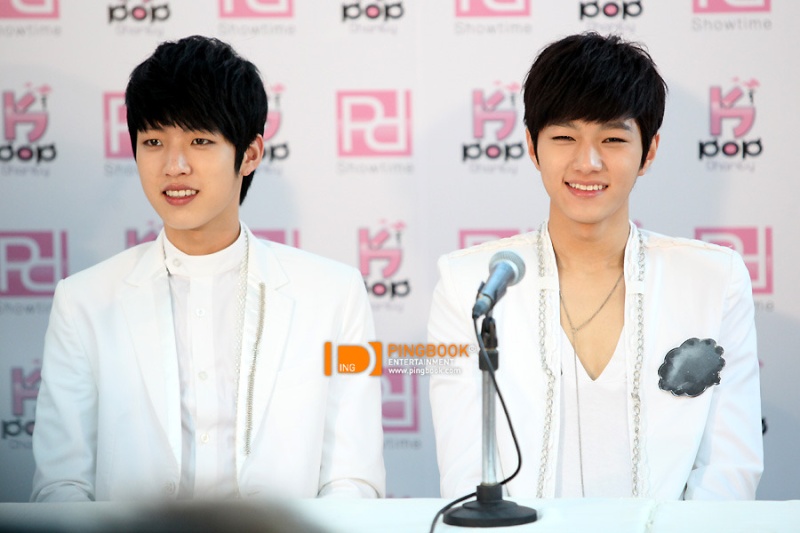[PICS] 210411 Infinite lors de la conférence de presse du Concert de Charité K-POP en Thaïlande 06t10