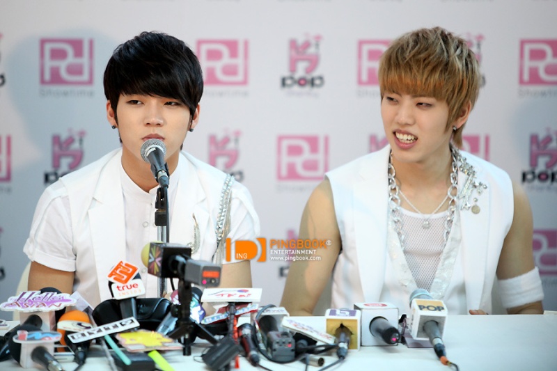 [PICS] 210411 Infinite lors de la conférence de presse du Concert de Charité K-POP en Thaïlande 13tl10