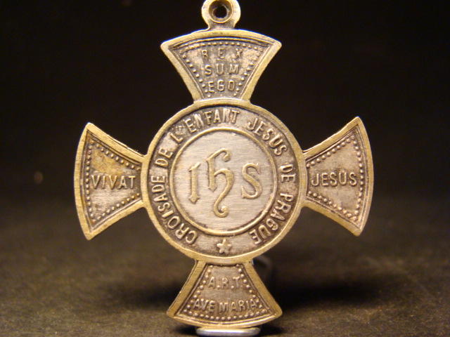 Médaille Croisade Enfant Jésus Prague Dsc08530