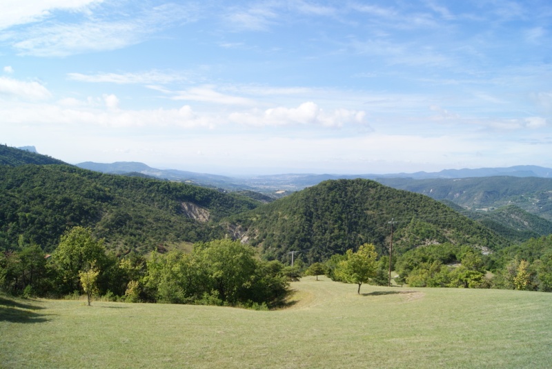 Drôme Légende, 18 et 19 septembre à Nyons - Page 2 Dsc02410