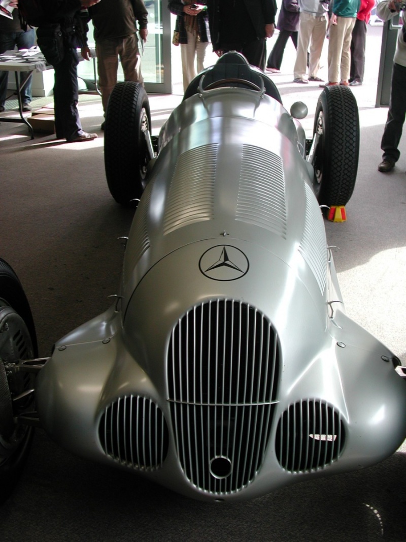 [Historique] La Mercedes W125 1937 (F1) Dscn2711