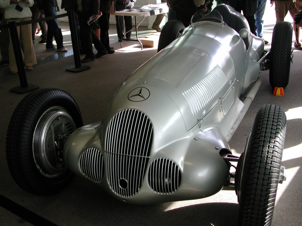 [Historique] La Mercedes W125 1937 (F1) Dscn2712