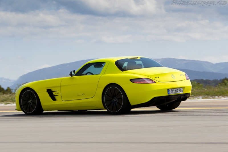 [Videos] SLS AMG E-Cell & SLS AMG Coupé Electric Drive Merce136