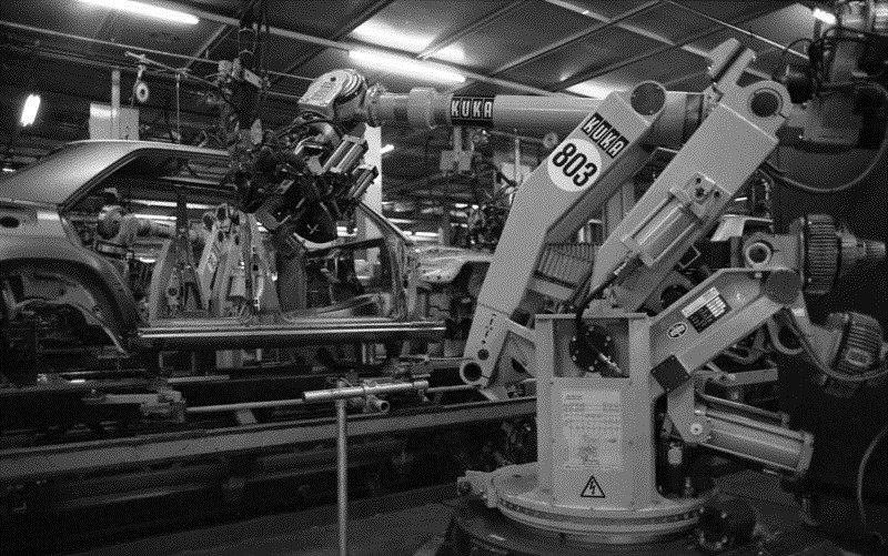 [Photos & Vidéos] L'usine de Stuttgart ... et autres sites de production - Page 2 Merce647