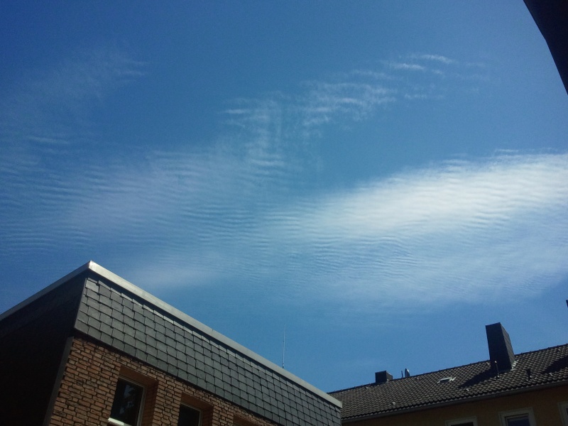 Komische Wolken am Himmel oO Foto1210