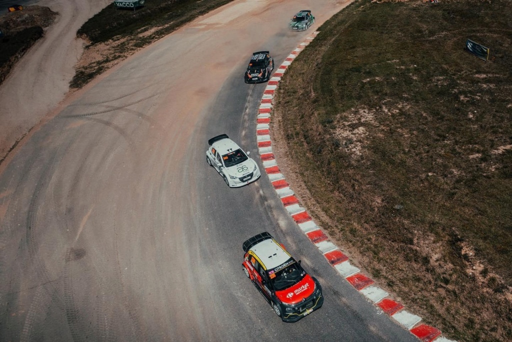Rallycross, championnat de France/ Les Anodeau dans la course Juju610