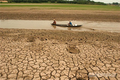 El río Amazonas ya se seca por tramos . El-imp10