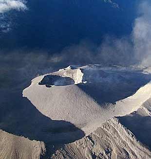 Volcán Colombiano reanuda actividad sísmica . Sssa10