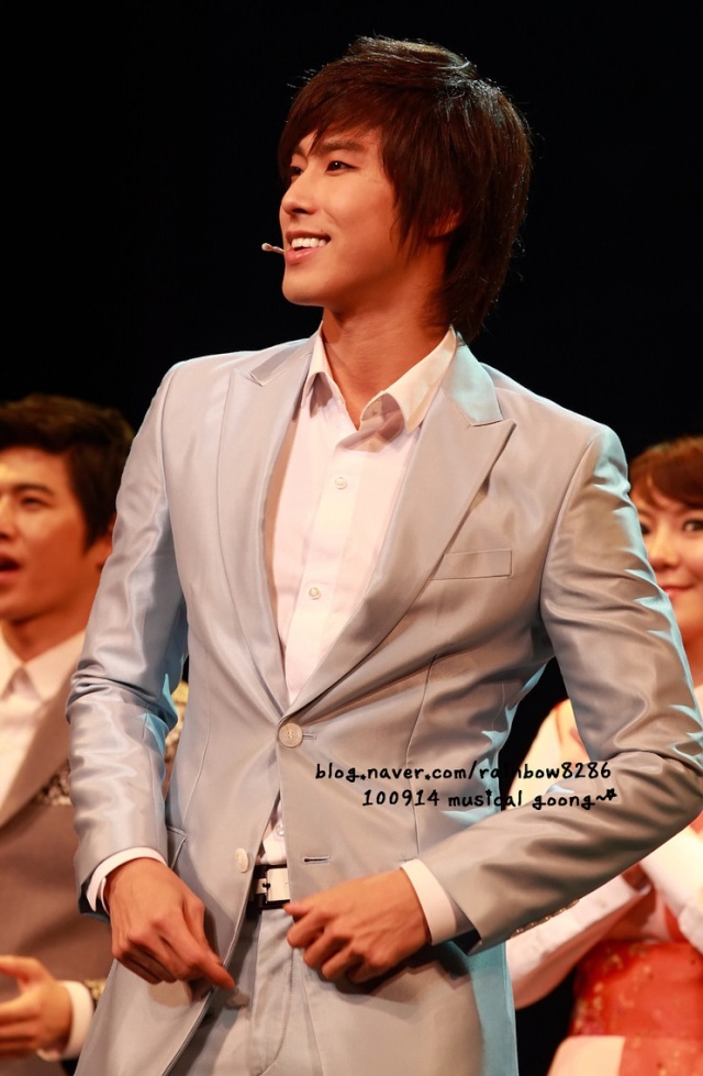 Yunho en el Musical Goong (5) 1321