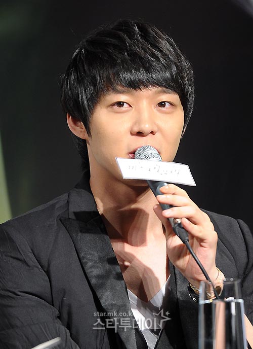 Park Yoochun es ganador de los premios mejor novato y en popularidad en Baeksang  20110538