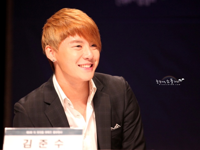 [Foto] Junsu at the 5th Annual Musical Awards Press  2370