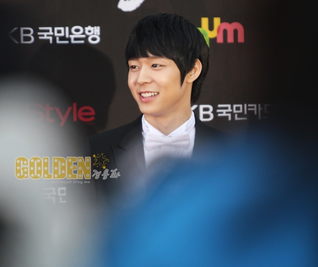Yoochun en los Baeksang Awards parte 2 2431
