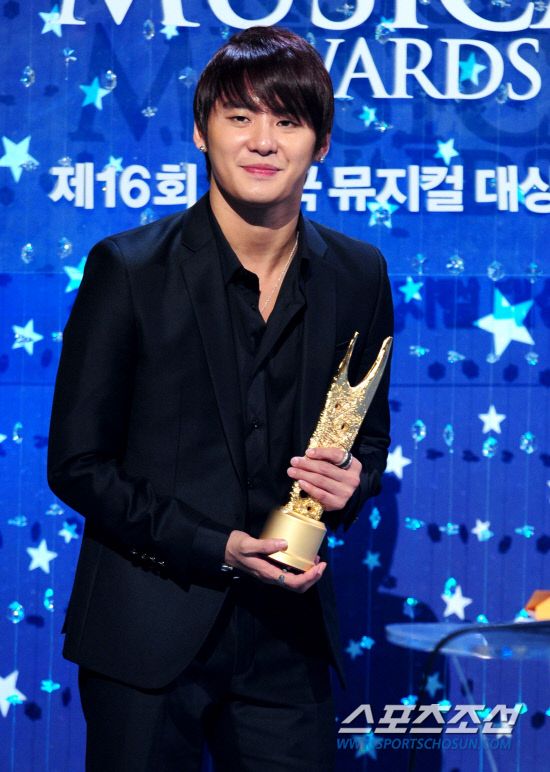 Kim Junsu gana el premio a mejor nuevo actor por “Mozart!” en KOREA MUSICAL AWARDS 4121