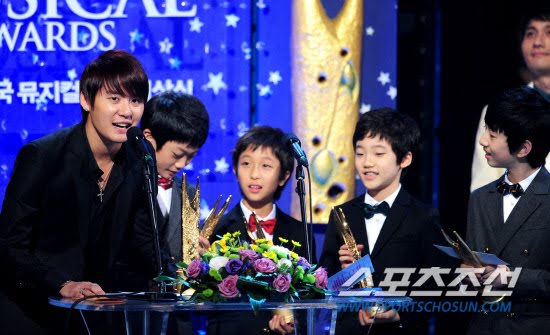 Kim Junsu gana el premio a mejor nuevo actor por “Mozart!” en KOREA MUSICAL AWARDS 865