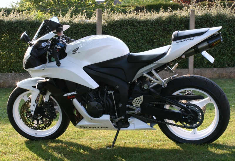 ma cbr rr refaite a mon gout  Img_5810