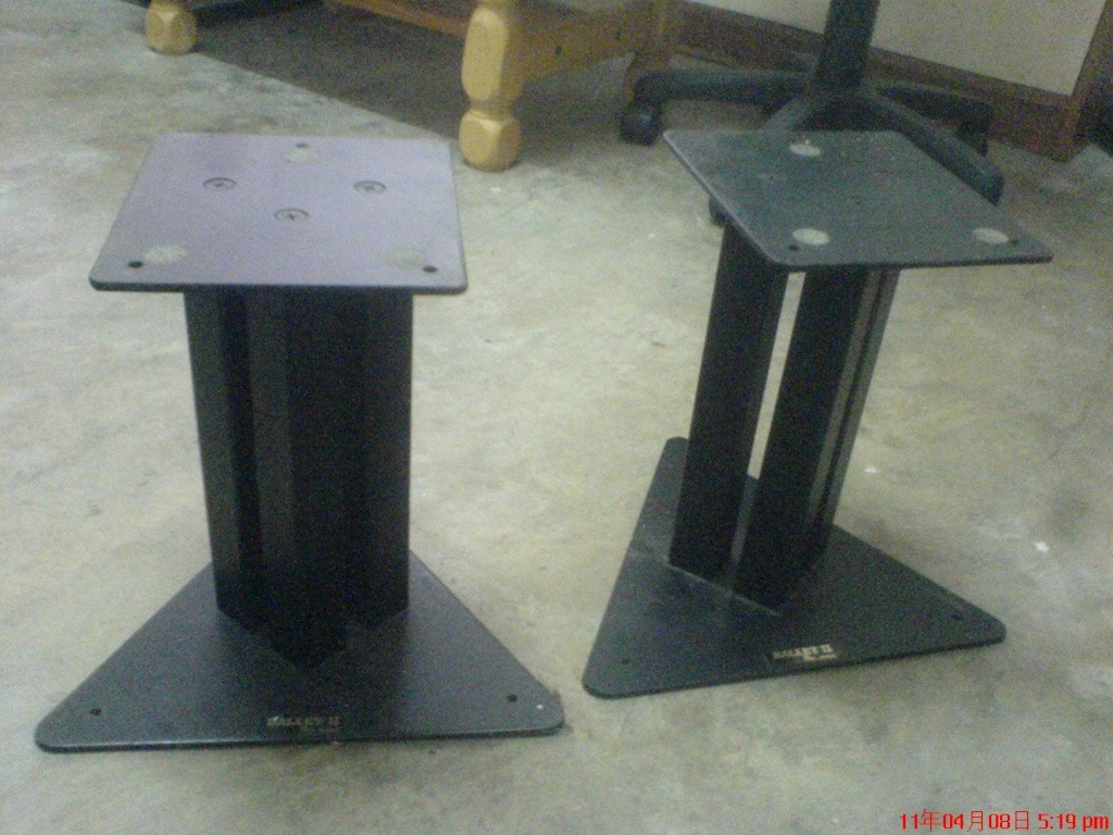 Generic speaker stands (Used) Dsc00010