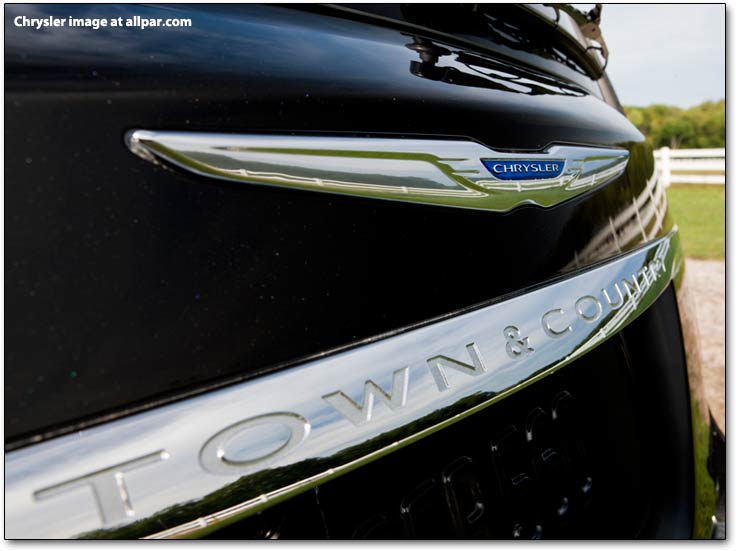 nouveau logo Chrysler Tailga11