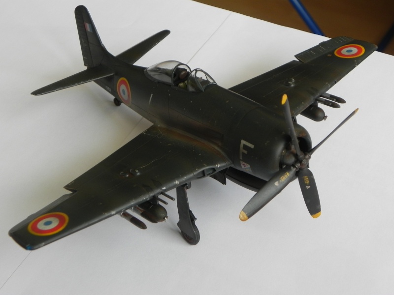 [CONCOURS GUERRE INDO] F8F1-B Bearcat [Academy] 1/48  - Page 2 Dscn0310