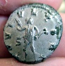 Les monnaies de Gallien à identifier   - Page 2 Moa_0011