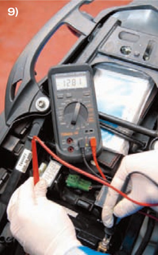 Usare il tester per controllare impianto elettrico della moto Usare il tester per controllare impianto elettrico della moto