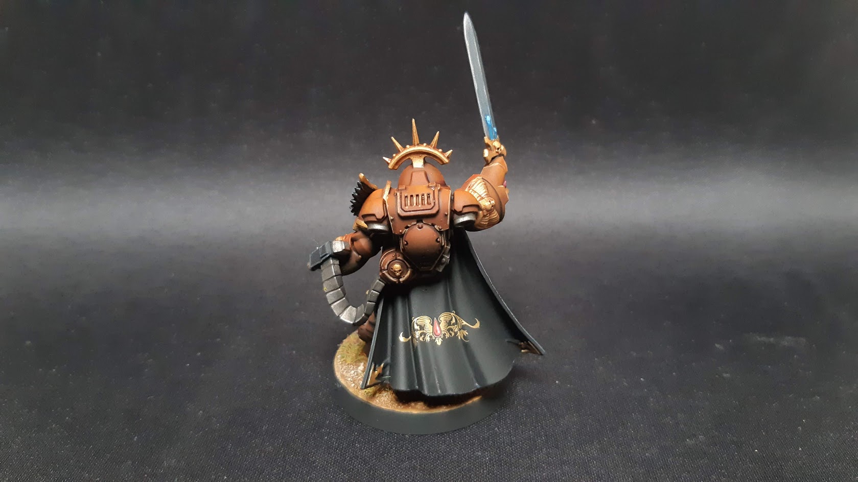 [Fini][Kikasstou - Blood Angels] Capitaine en armure Gravis - 118pts 20190722