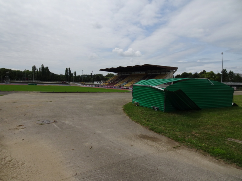 Le Stade de l'ILL - Page 11 Dsc00711