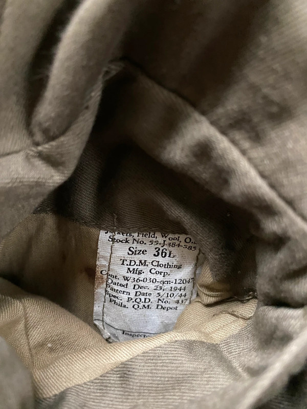 Blouson IKE daté 1944 avec insignes armée de l'air  17100614