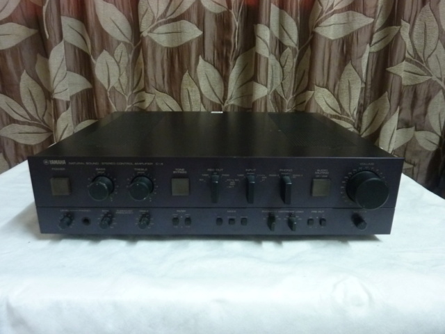 Yamaha C4 Stereo Preamplifier (Used) P1070425