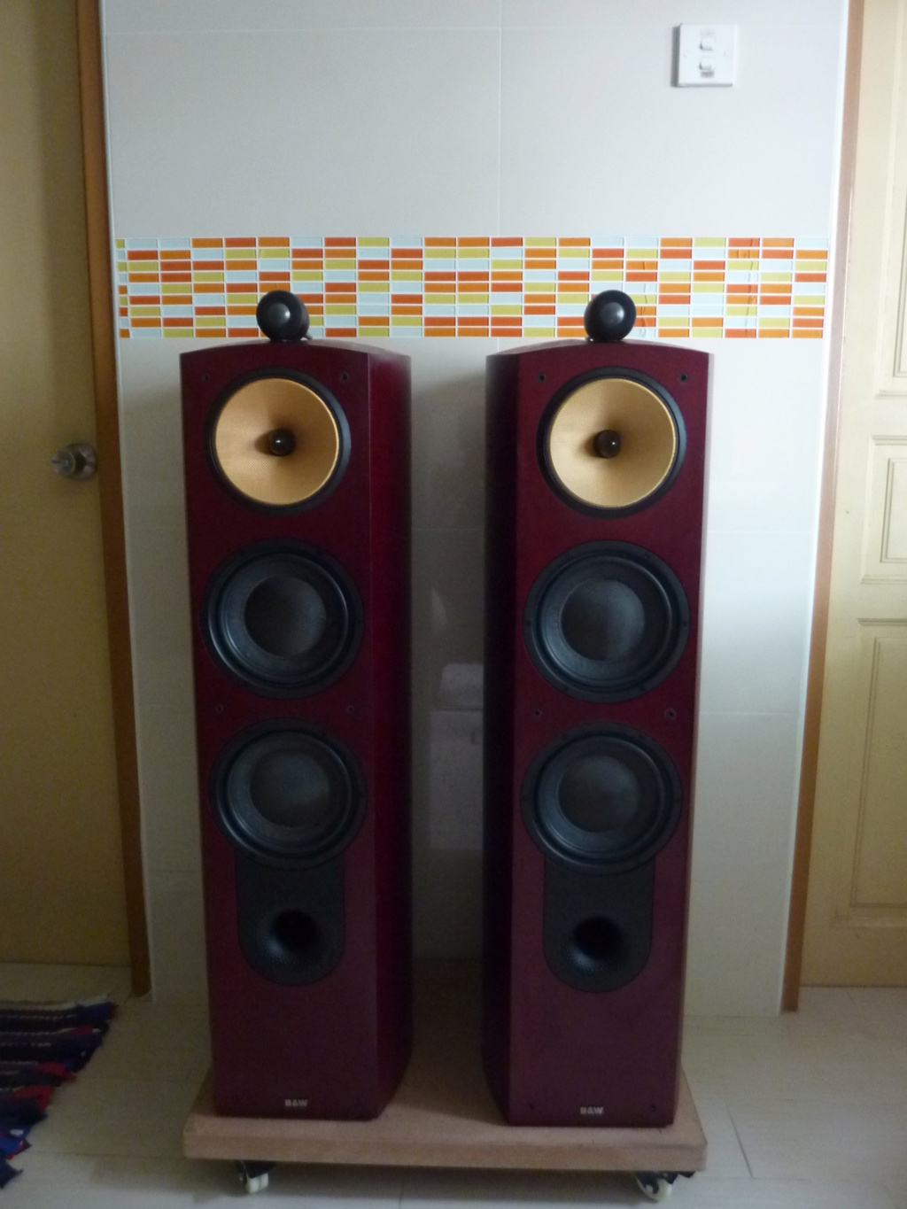 B&W Nautilus Series 803 Floor Stand Speakers (Used) P1070545