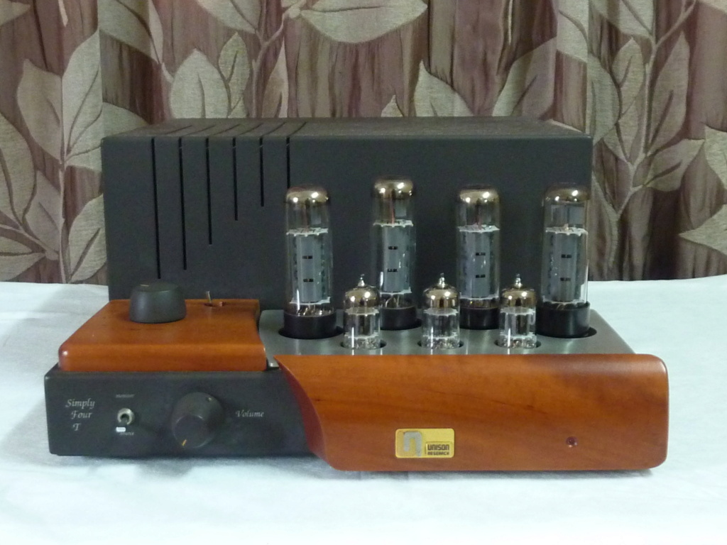 Unison Research Simply Four T Tube Integrated Amplifier (Used) P1070551