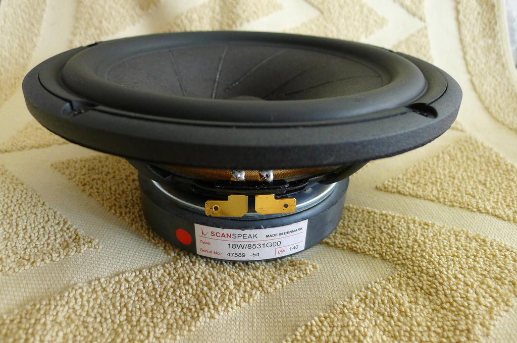 ScanSpeak MidWoofer  18W/8531G00, one piece  (Used) SOLD P1140212