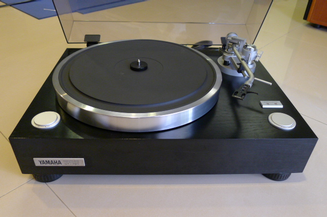 Yamaha GT-750 Quartz Looked DD Turntable (Used) SOLD P1140913