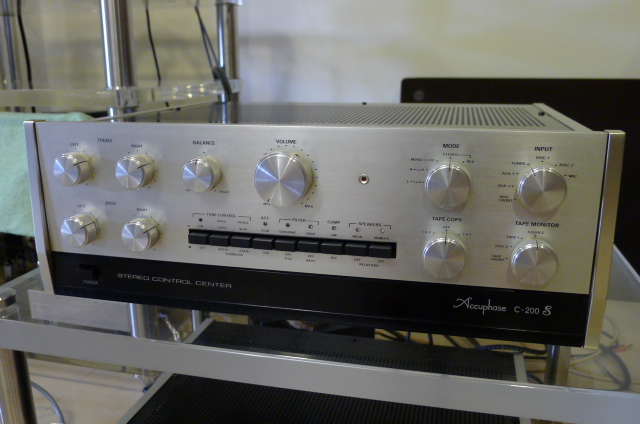 Accuphase C-200S Preamplifier and P-300 Power Amplifier (Used) SOLD P1140947