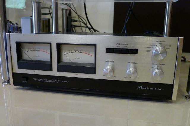 Accuphase C-200S Preamplifier and P-300 Power Amplifier (Used) SOLD P1140948