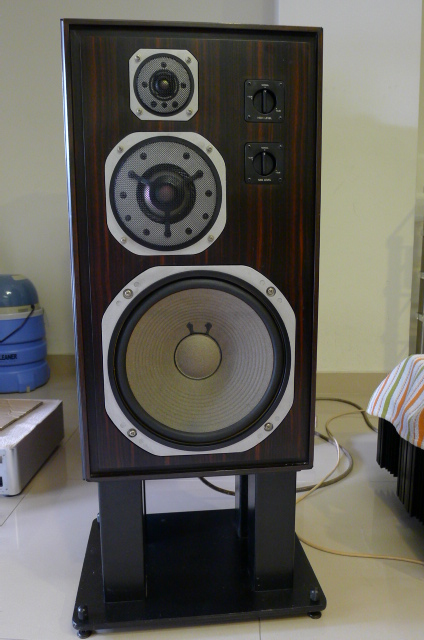 Yamaha Deluxe Version NS-1000 Loudspeakers, Luxury Ebony Wood (Used) SOLD P1150715