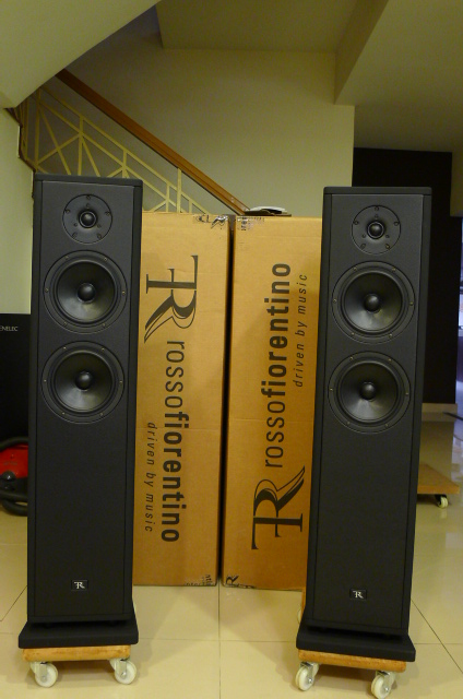 Rosso Fiorentino Elba Gen 2 Floorstand Loudspeakers (Used) SOLD P1160664