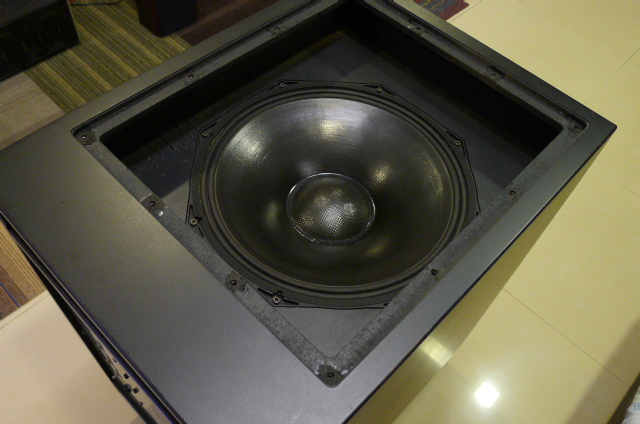 Genelec 1094A 15-inch Actived Subwoofer (Used) SOLD P1160713