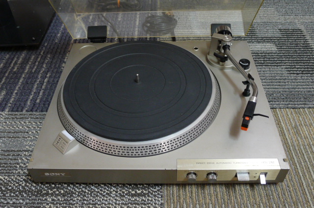 Sony PS-212 Direct Drive Automatic Turntable (Used) SOLD P1160725