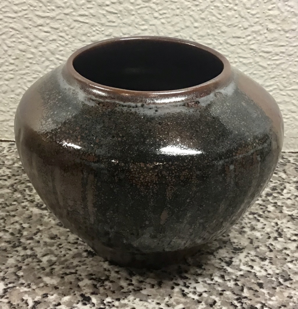 Brown and silver lustre stonware vessel WD  03d34010