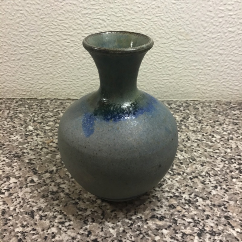 Weird mark stoneware bottle vase cwc / gwc?? Cf368110