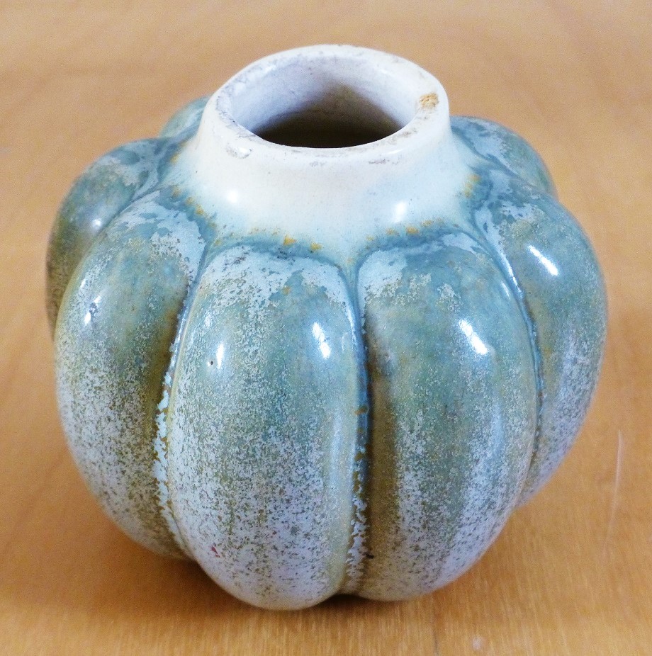 Unmarked Pumpkin Vase - Looks Old P1090817