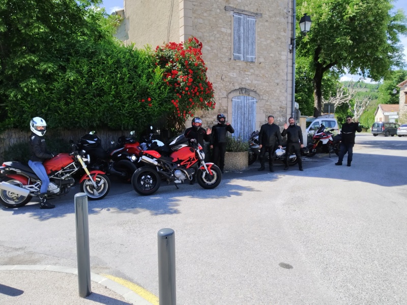 MARCHE NOIR Img_2539
